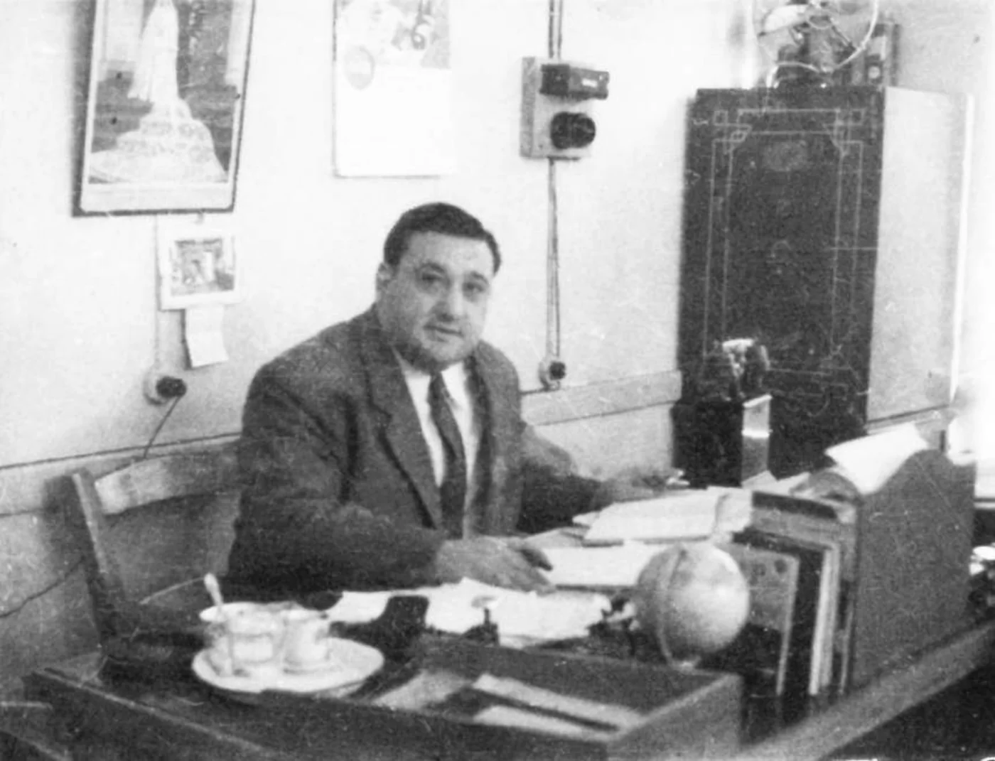 Ramadan Cemil masasında, arşiv fotoğrafı